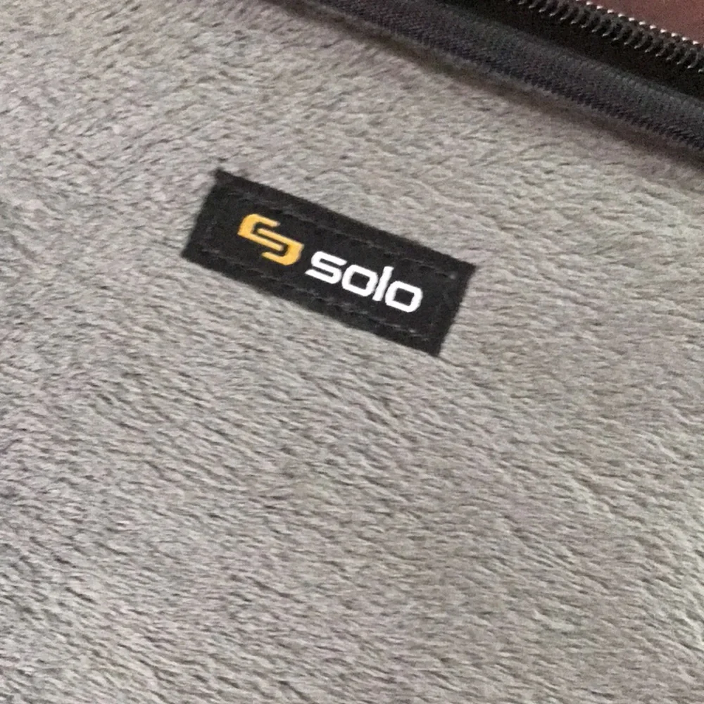 Solo Laptop IPAD PRO Bond Sleeve Black 17.3